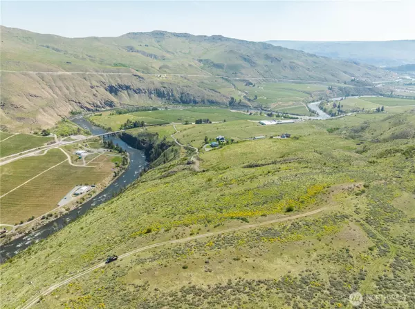 Pateros, WA 98846,435 Hwy 153 #5