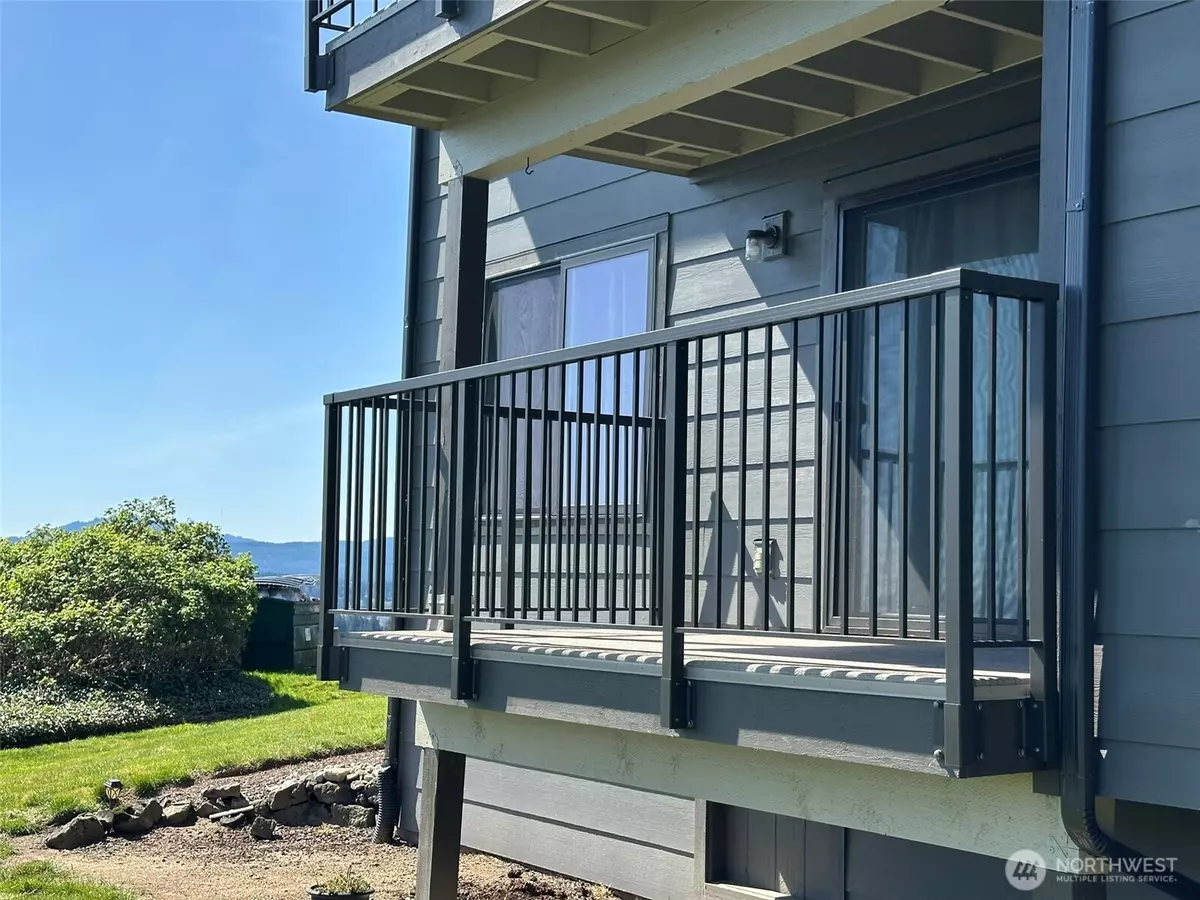 Bremerton, WA 98310,3320 Narrows View NE #104