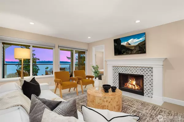 6620 Lake Washington BLVD NE #303, Kirkland, WA 98033