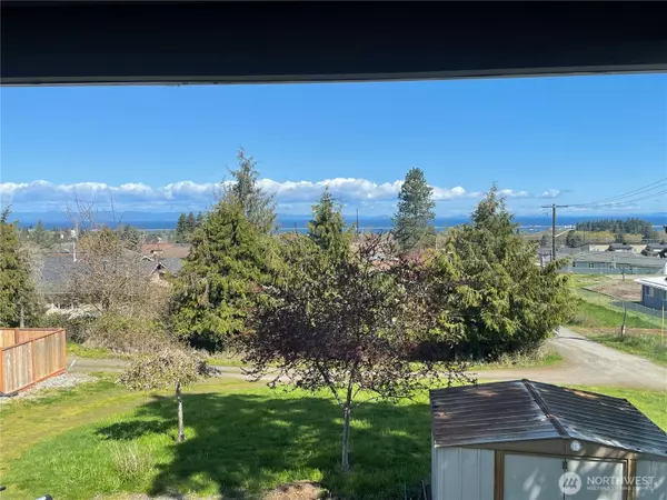 Port Angeles, WA 98362,633 E Park AVE