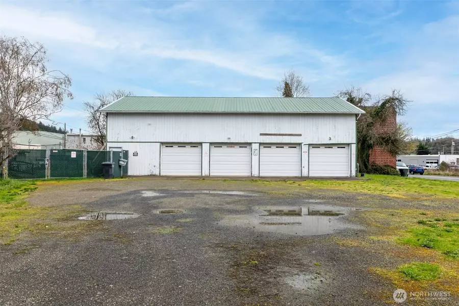 228 S 3rd St, Shelton, WA 98584