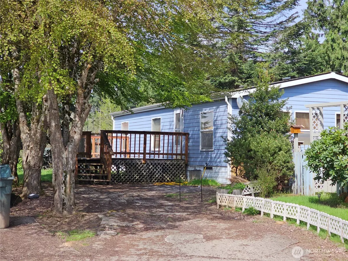 Cathlamet, WA 98612,196 Jacobson RD #42