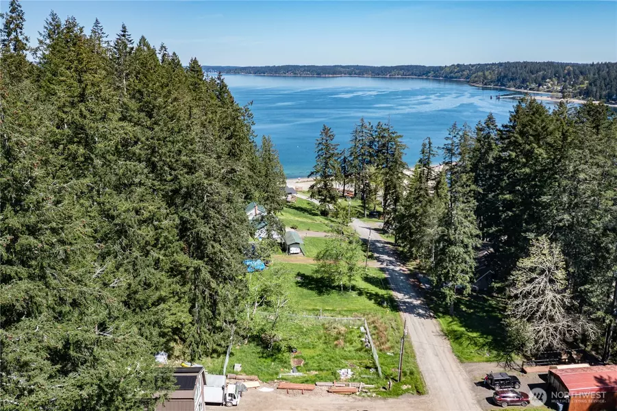 1214 E Herron BLVD NW, Lakebay, WA 98349