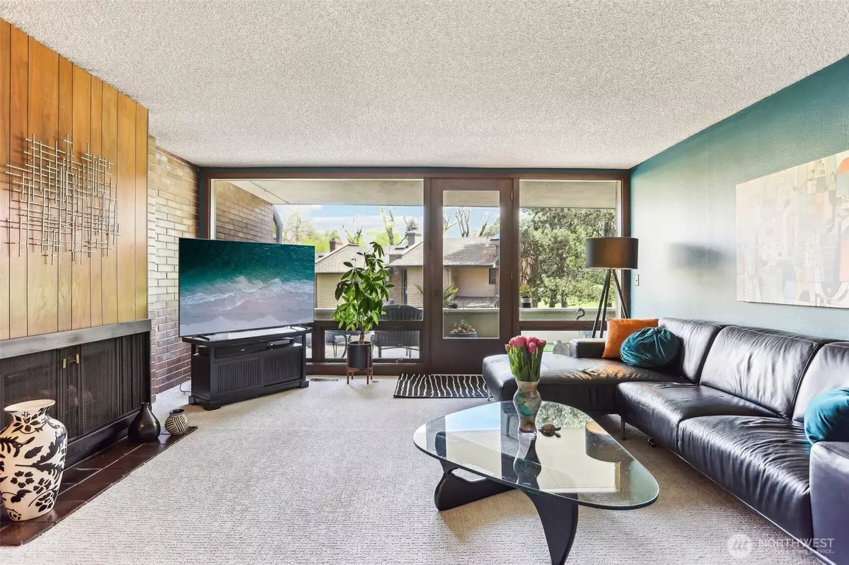 Burien, WA 98168,10915 Glen Acres DR S #21A