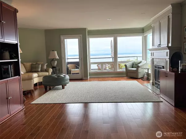 Seattle, WA 98116,1502 Alki AVE SW #201