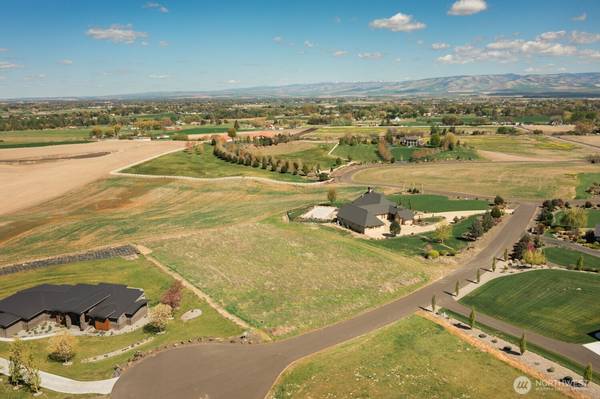 88 Red Hawk RD, Walla Walla, WA 99362