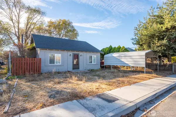 313 SE 1ST AVE, Soap Lake, WA 98851