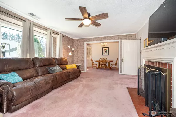 Centralia, WA 98531,1107 Eshom RD