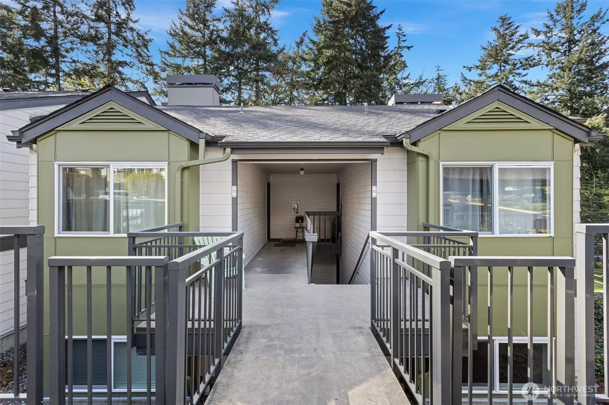 Federal Way, WA 98023,31500 33rd PL SW #N104