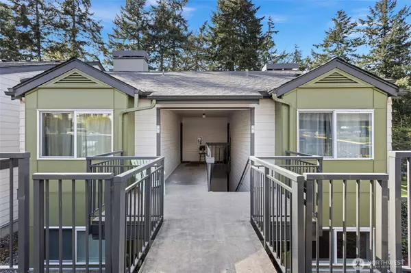 31500 33rd PL SW #N104, Federal Way, WA 98023