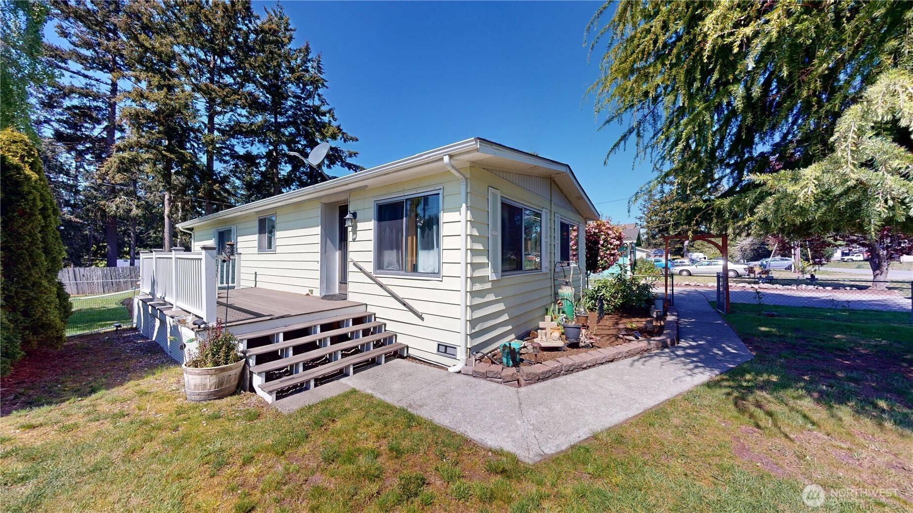 4317 Hamilton DR, Oak Harbor, WA 98277