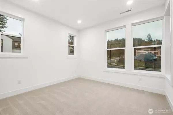Newcastle, WA 98059,8413 137th AVE SE #6