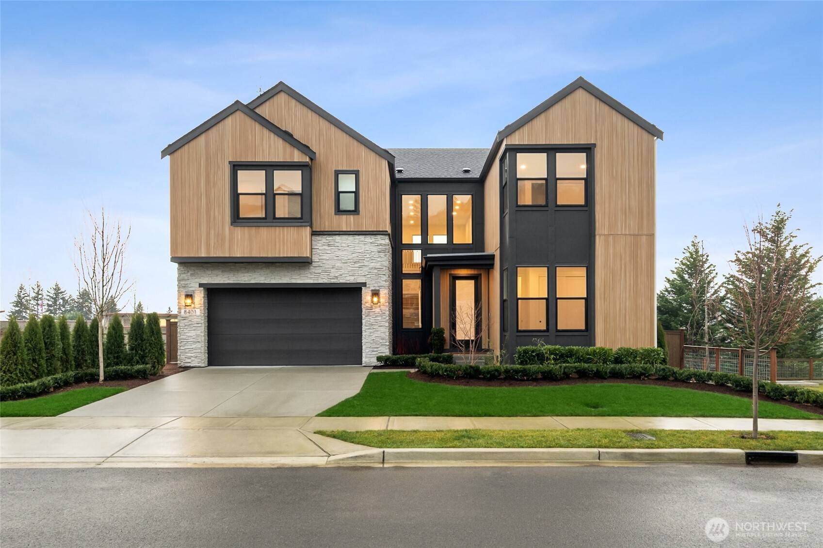 8413 137th AVE SE #6, Newcastle, WA 98059