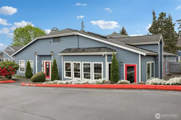 16817 Larch WAY #B202, Lynnwood, WA 98037