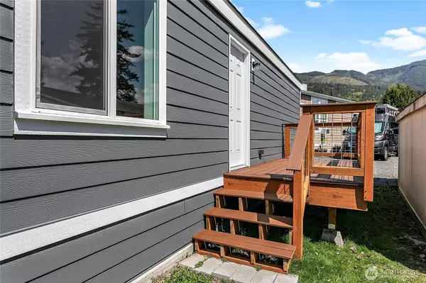 Bellingham, WA 98229,921 Autumn LN #243