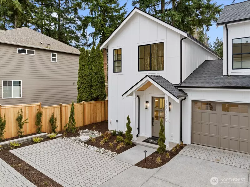 12815 B NE 104th ST #B, Kirkland, WA 98033