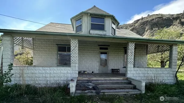 Oroville, WA 98844,193 Golden RD