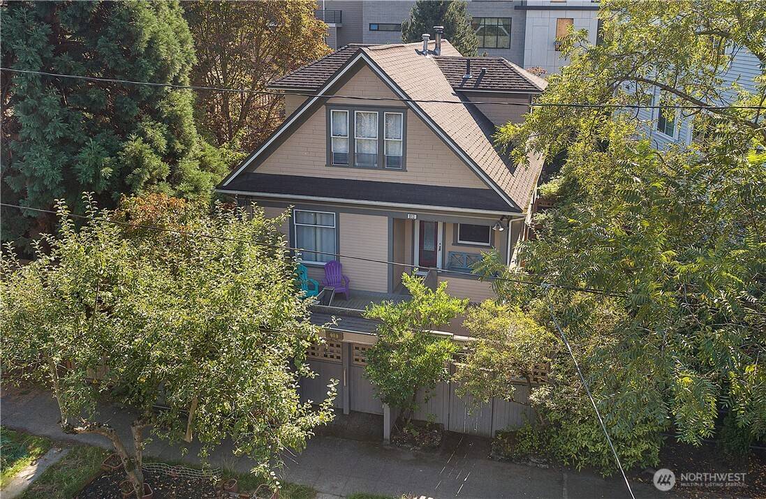 913 N 35th ST, Seattle, WA 98103