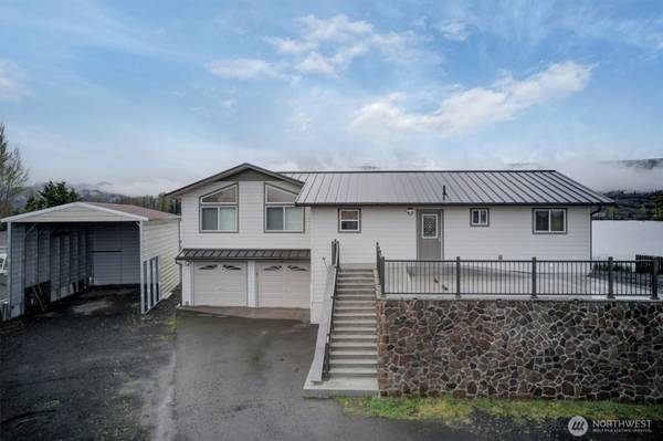 277 W Sunny Sands RD, Cathlamet, WA 98612