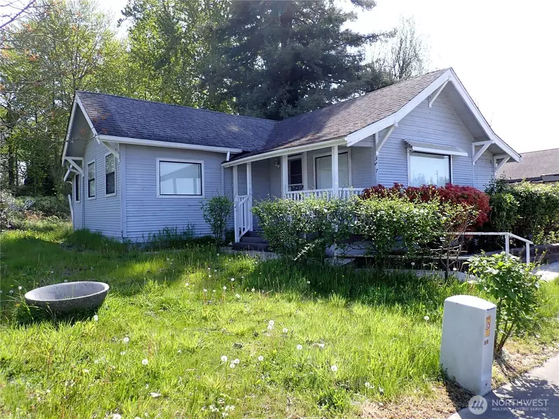 927 Meridian AVE E, Edgewood, WA 98371