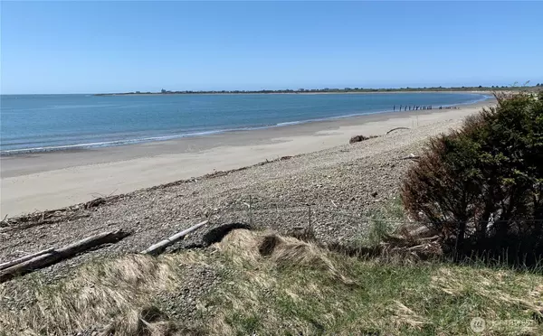 265 Marine View DR SE, Ocean Shores, WA 98569