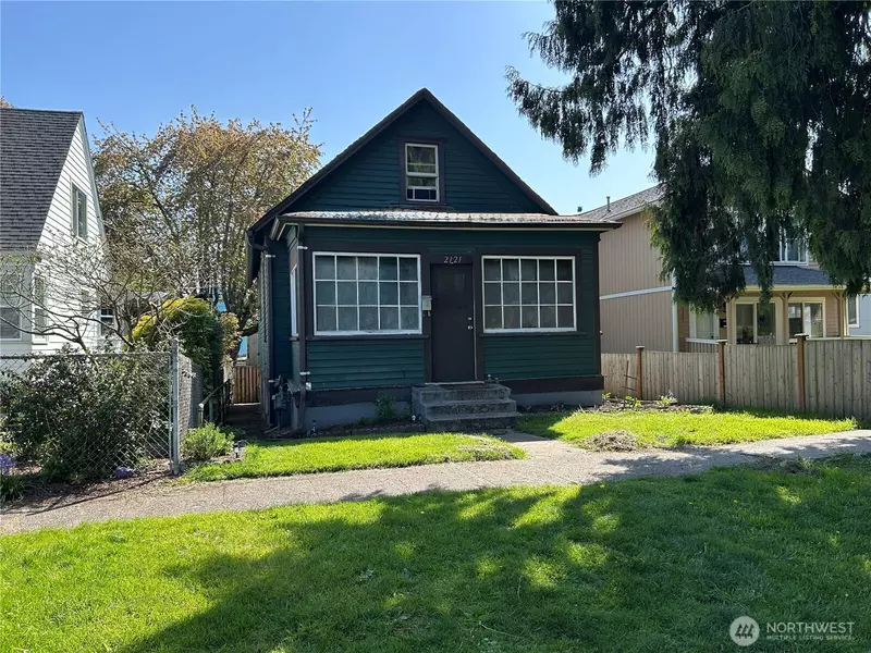 2121 S Sheridan AVE, Tacoma, WA 98405