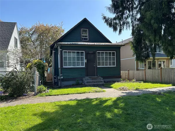 2121 S Sheridan AVE, Tacoma, WA 98405
