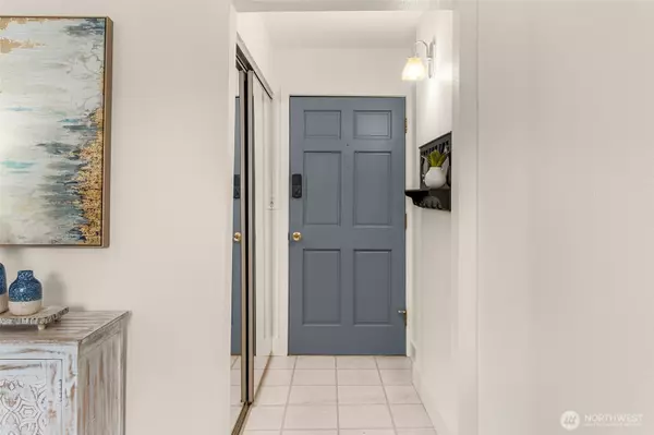 Seattle, WA 98116,1156 Alki AVE SW #401