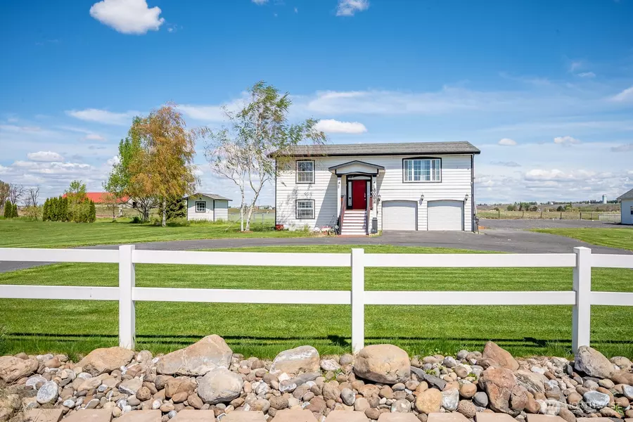 8092 Road 2.4 NE, Moses Lake, WA 98837