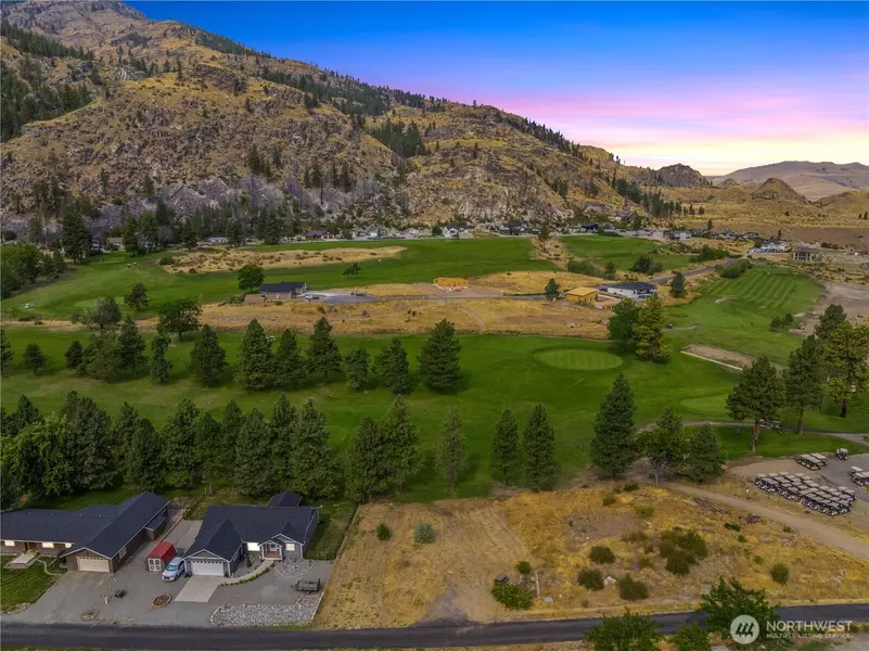 103 Golf Course DR, Pateros, WA 98846