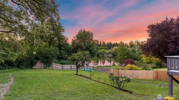 2104 N 172nd St, Shoreline, WA 98133