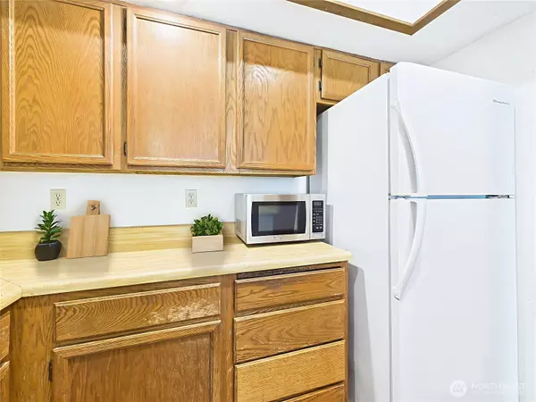 Kirkland, WA 98034,12721 NE 129th CT #F103