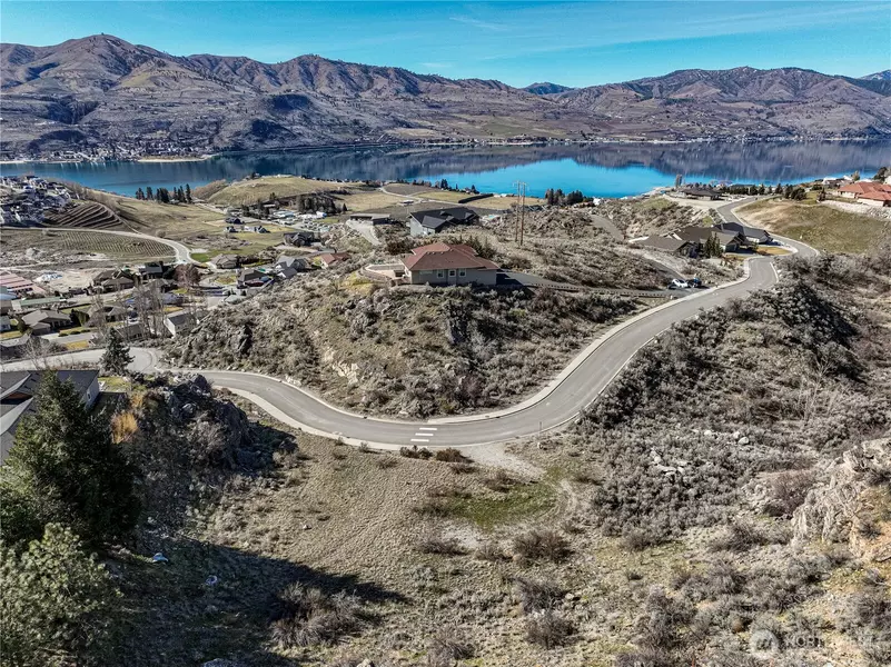 104 Crest DR, Chelan, WA 98816