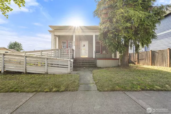 203 23rd AVE, Seattle, WA 98122