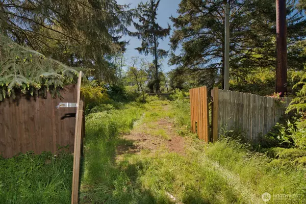 2461 State Route 109, Ocean Shores, WA 98563