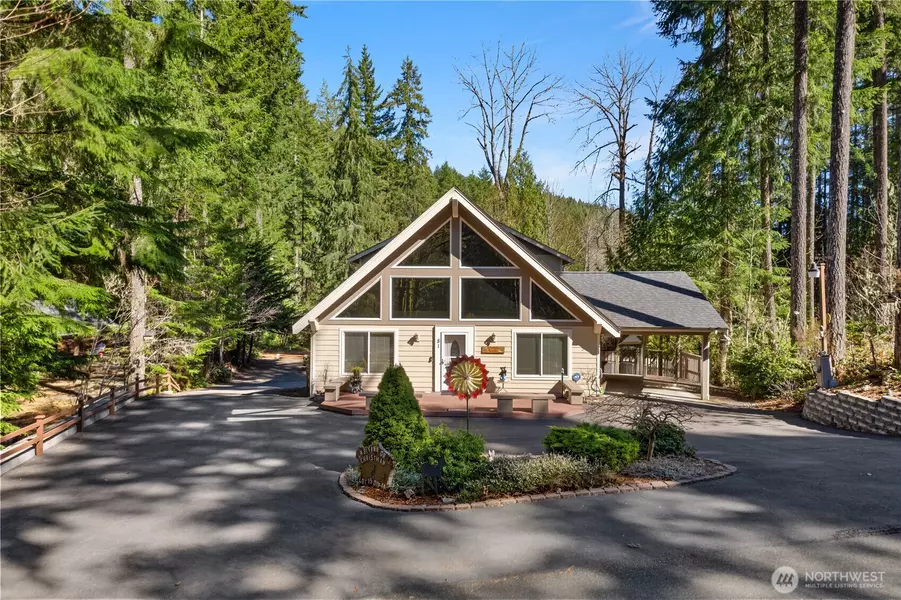 81 N Fawn DR, Hoodsport, WA 98548
