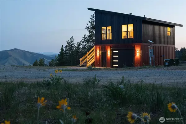 317 Cottontail LN, Chelan, WA 98816
