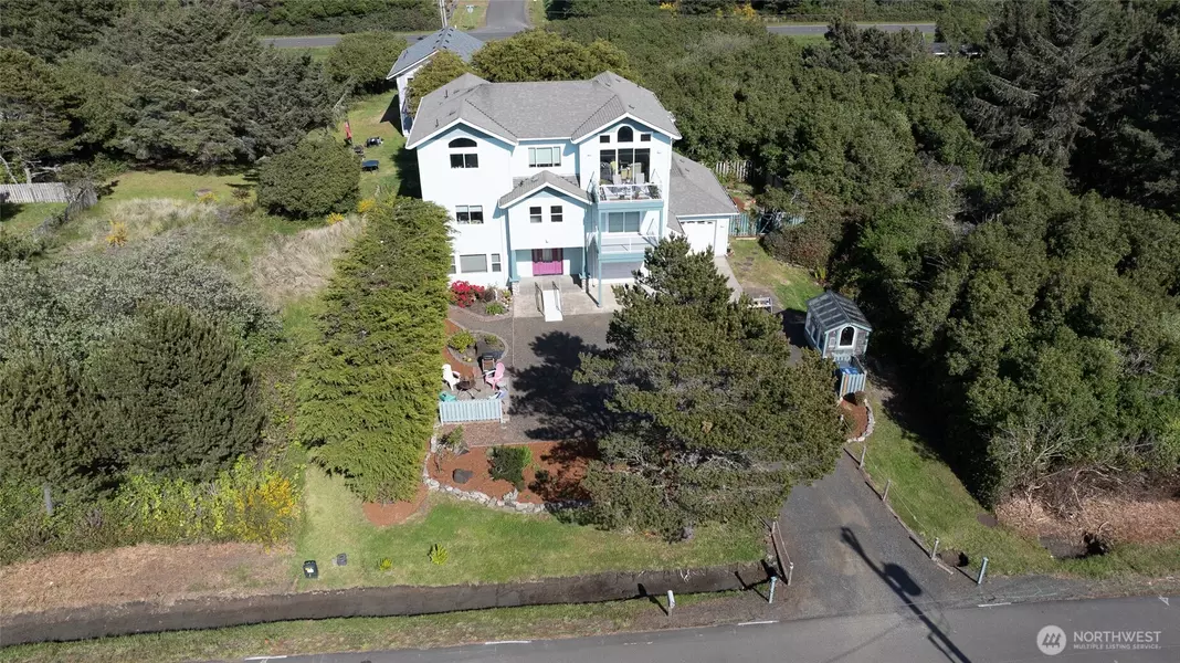 272 Sand Dune AVE NW, Ocean Shores, WA 98569