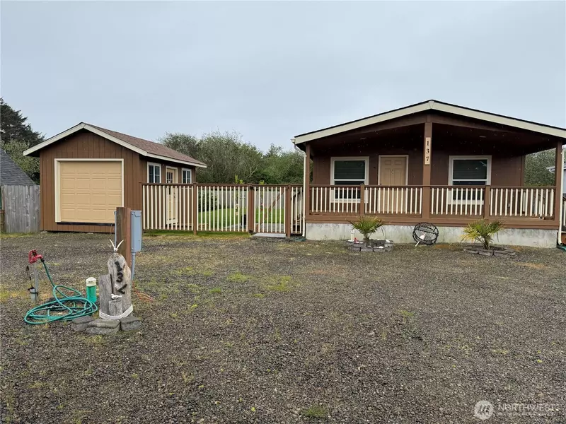 137 Frigate ST NW, Ocean Shores, WA 98569