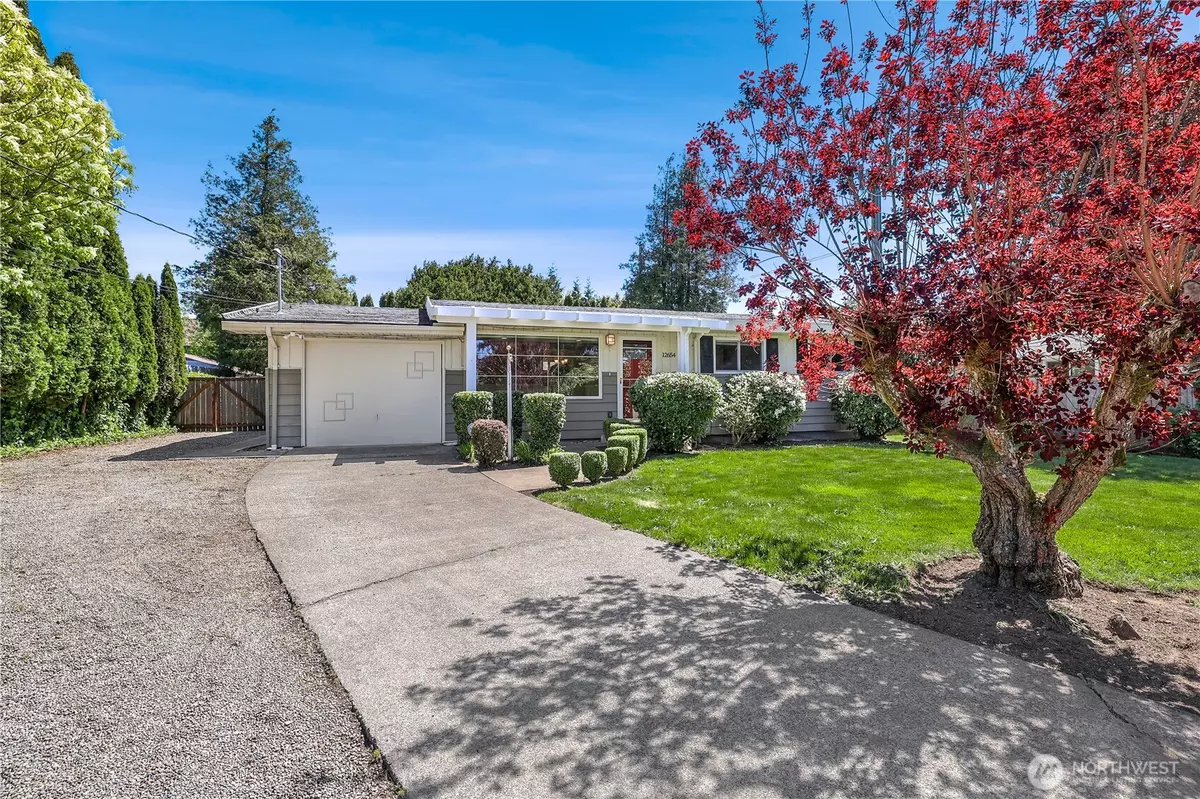 Renton, WA 98059,12654 156th AVE SE