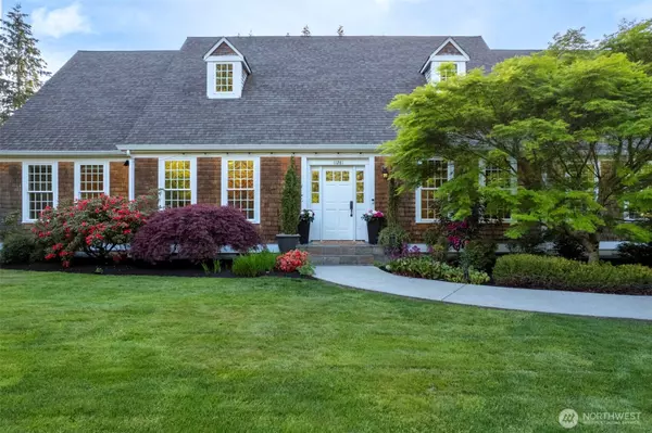 11281 Fieldstone LN NE, Bainbridge Island, WA 98110