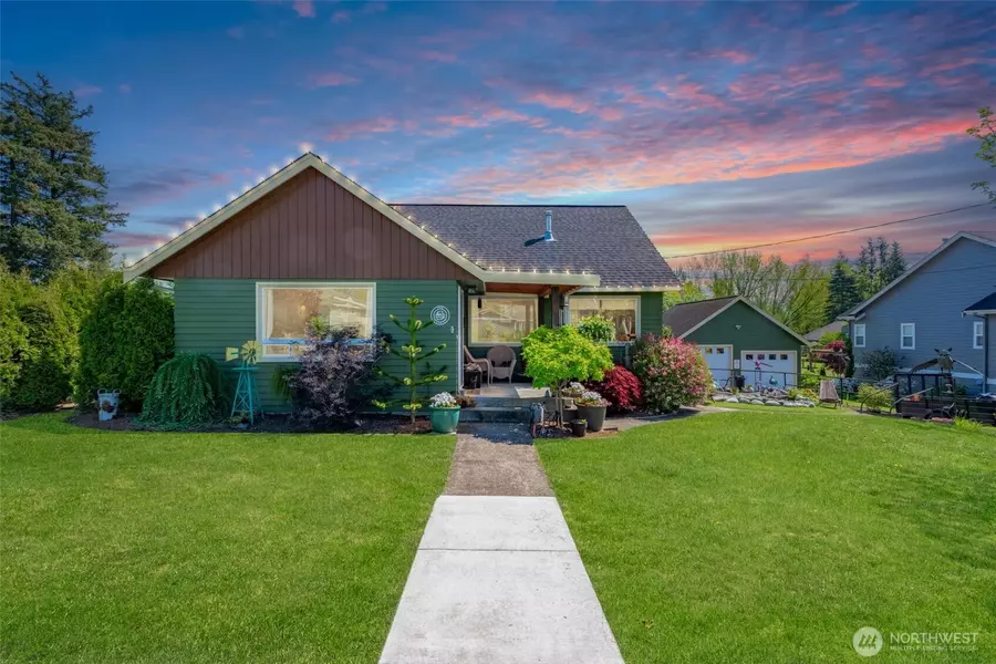 714 N 8th ST, Lynden, WA 98264