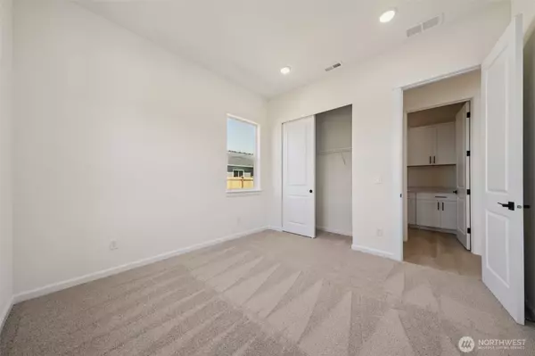 Buckley, WA 98321,936 Lucas AVE #20