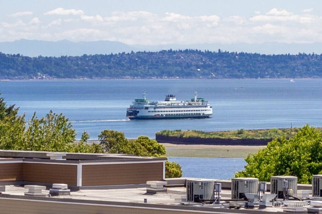 170 Harbor Square LOOP NE #A401, Bainbridge Island, WA 98110