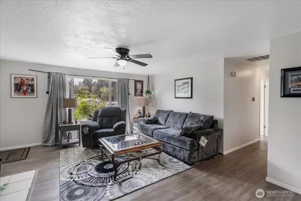 Port Orchard, WA 98366,2457 White Cedar DR SE