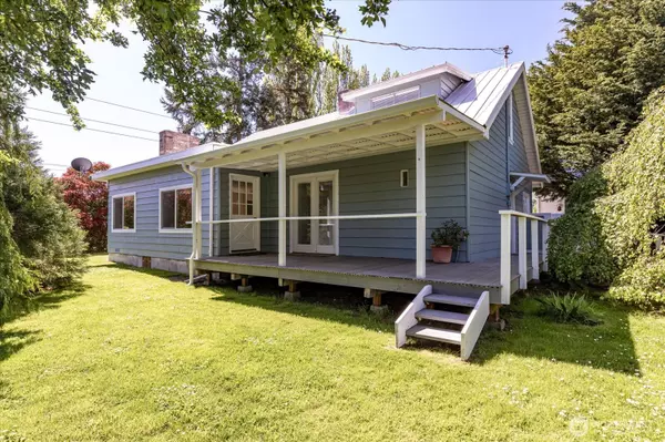 5392 Shore Meadow RD, Freeland, WA 98249