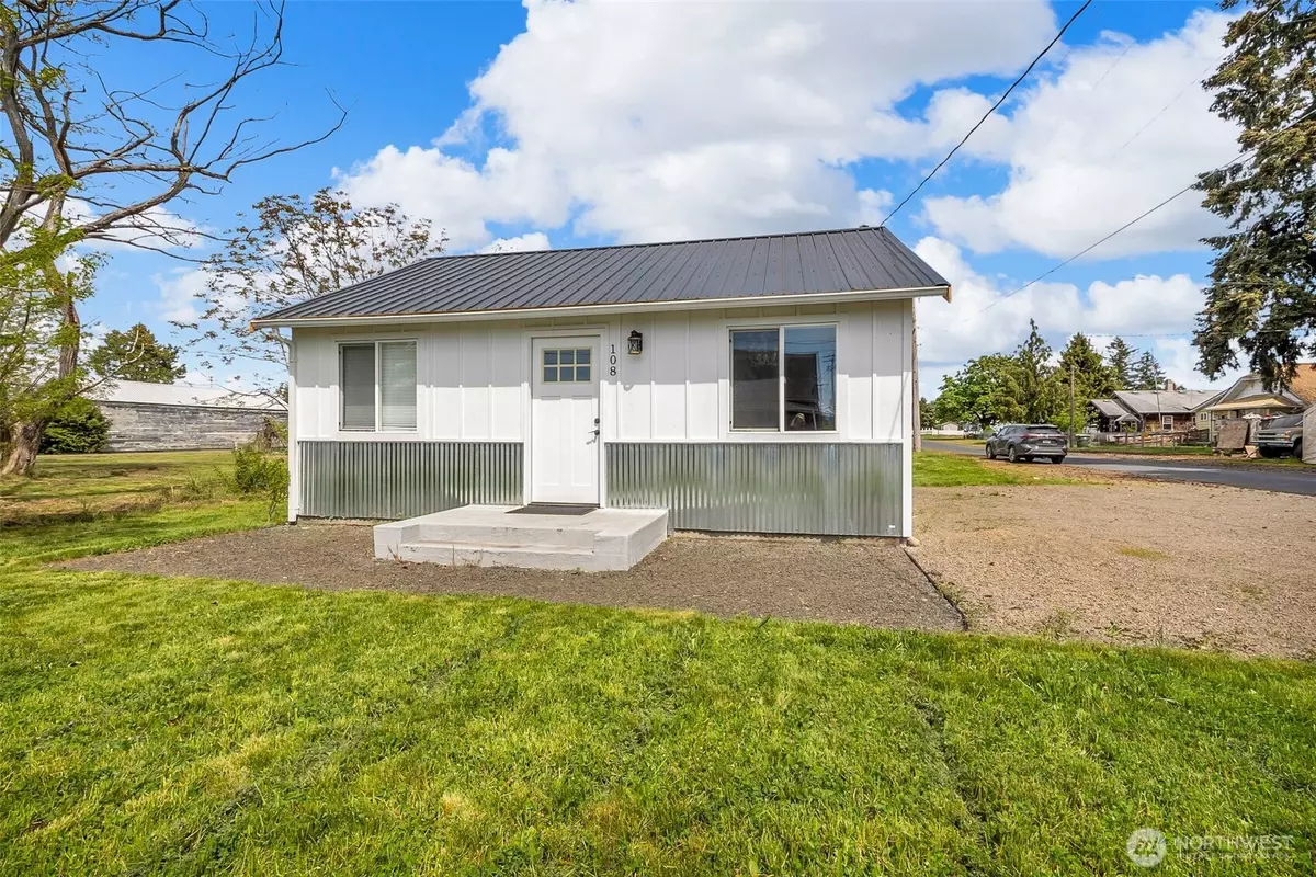 Rainier, WA 98576,108 Centre ST S
