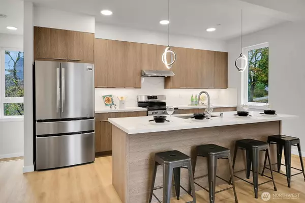 Seattle, WA 98102,2372 Franklin AVE E