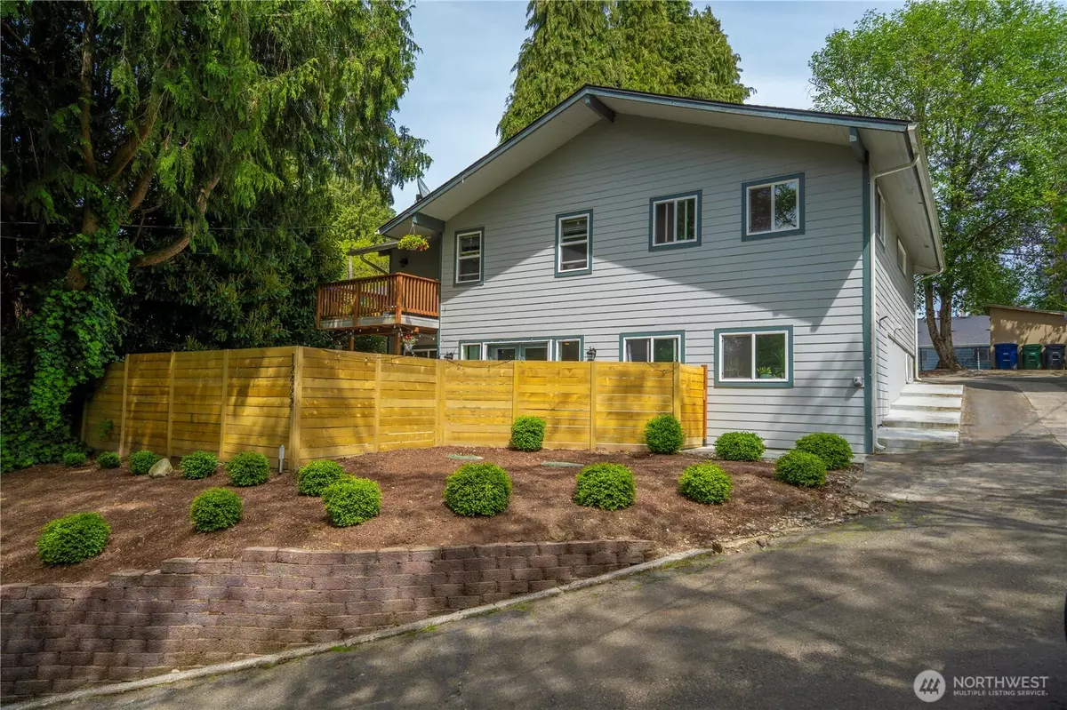 Burien, WA 98168,12422 8th Ave S