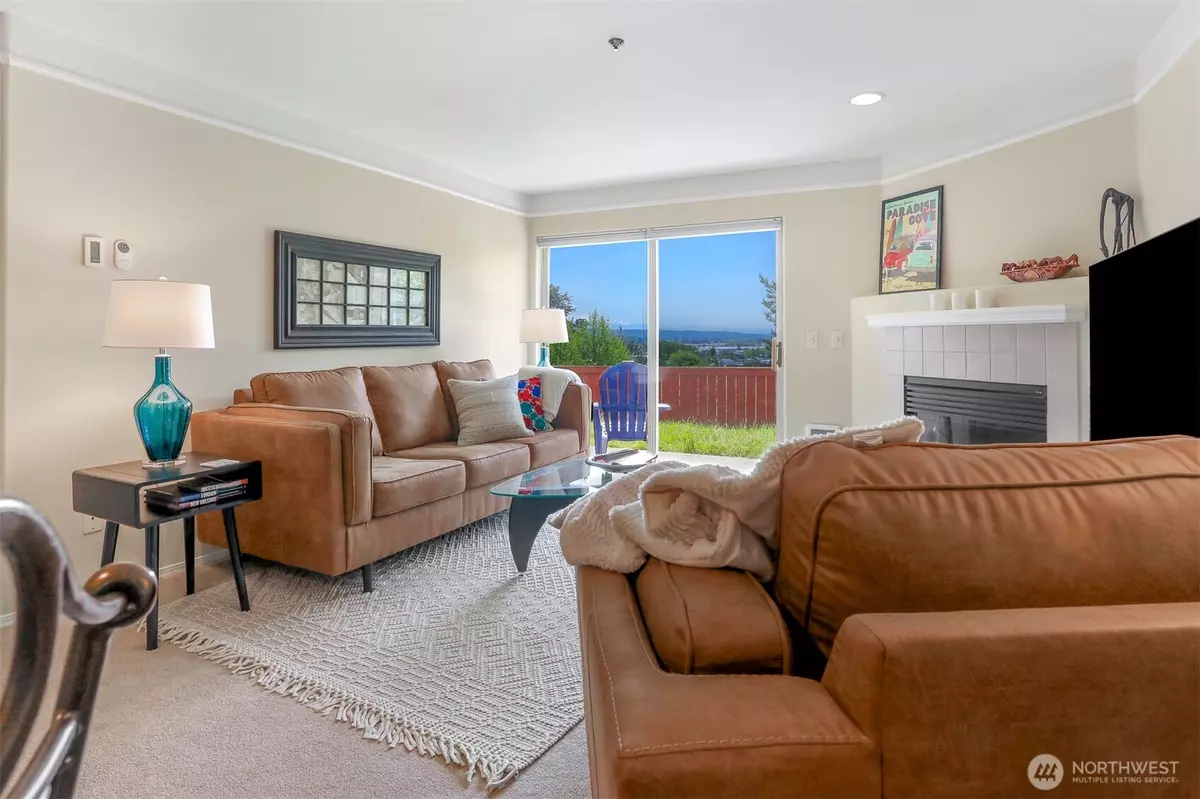 Tukwila, WA 98188,15345 Sunwood BLVD #D102